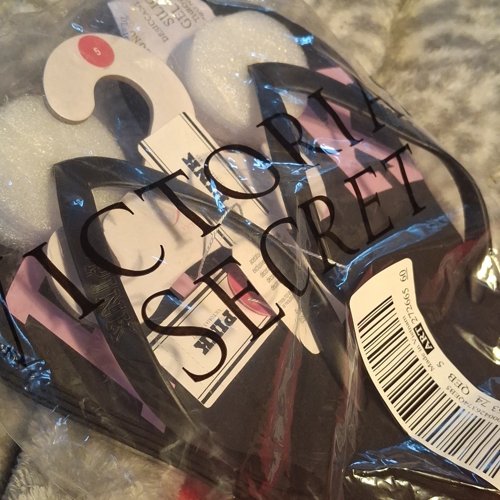 Pink Flip Flops - Picture 2 of 3